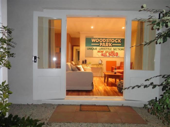 Woodstock Suite Нельсон Экстерьер фото